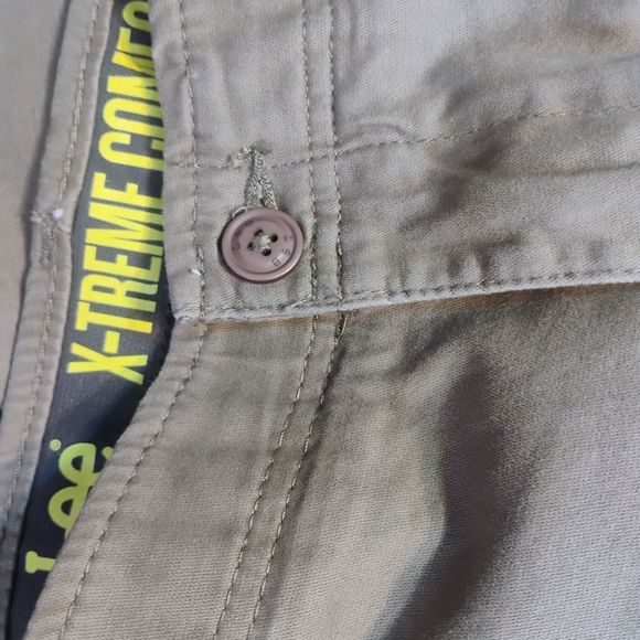 Lee Extreme Motion Pants Mens 42x32 Khaki Performance Stretch Pleated Golf Dress - Picture 10 of 13